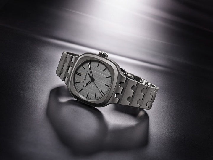 The new Concorde model in titanium, from bracelet to case