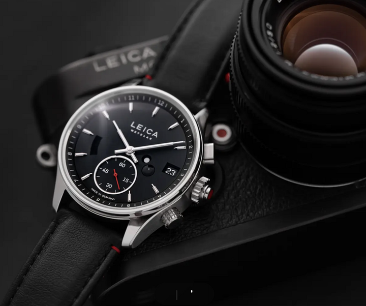 Inspired by the camera shutter release button, the ZM1's patented push-crown is a unique innovation in the watch industry. The design and structure of the push-crown are modelled to ensure easy time setting.