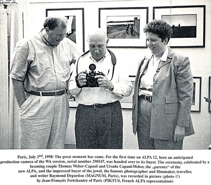 In 1990, Pignons SA went bankrupt. The story might have ended there, had it not been for Thomas Weber and Ursula Capaul, a passionate couple who decided to revive the legendary Alpa brand in the mid-1990s.