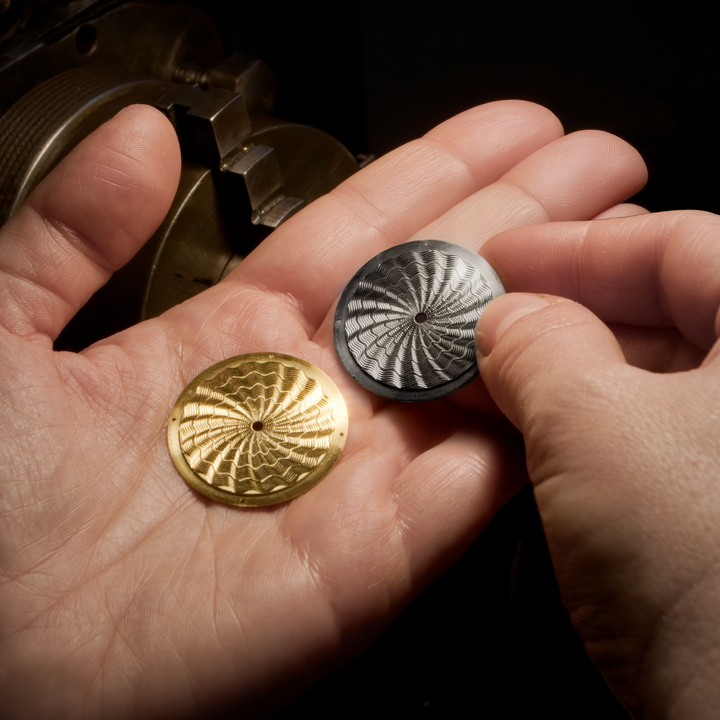Marea is the new hand-engraved dial motif, reflecting the rhythm of water, inspired by the Venetian lagoon.