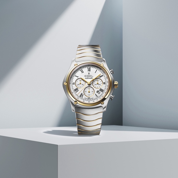 To mark its 115th anniversary, Ebel adds two limited editions to its Sport Classic collection. Among them, the 40 mm Chronograph, limited to 115 numbered pieces, revisits an emblematic model from the 1980s. Its steel case, accented with 18-carat 3N yellow gold, houses a Dubois Dépraz automatic chronograph movement. Several dial variants round out this anniversary edition.