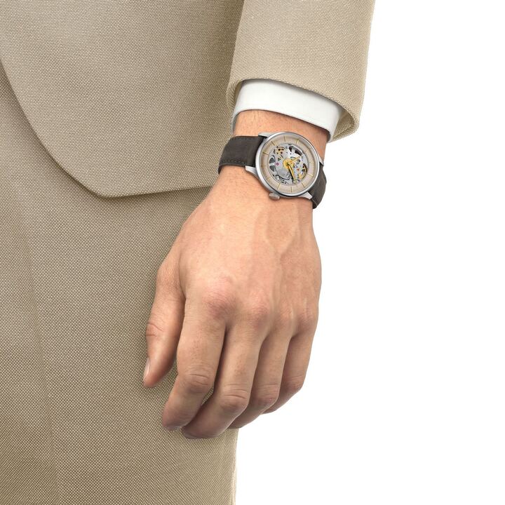 New skeleton versions join the classic Chemin des Tourelles collection this year
