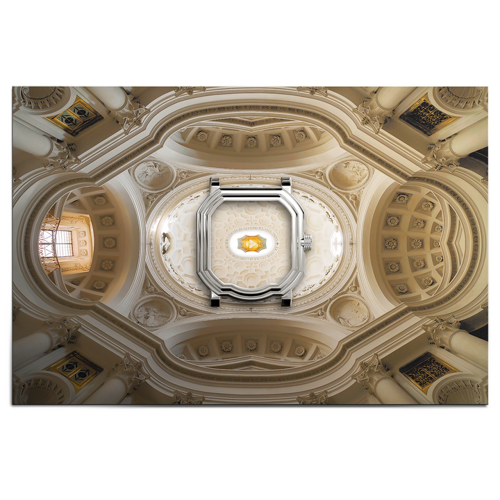 The Maestro case, designed by Gérald Charles Genta, is inspired by Roman Baroque architecture.
