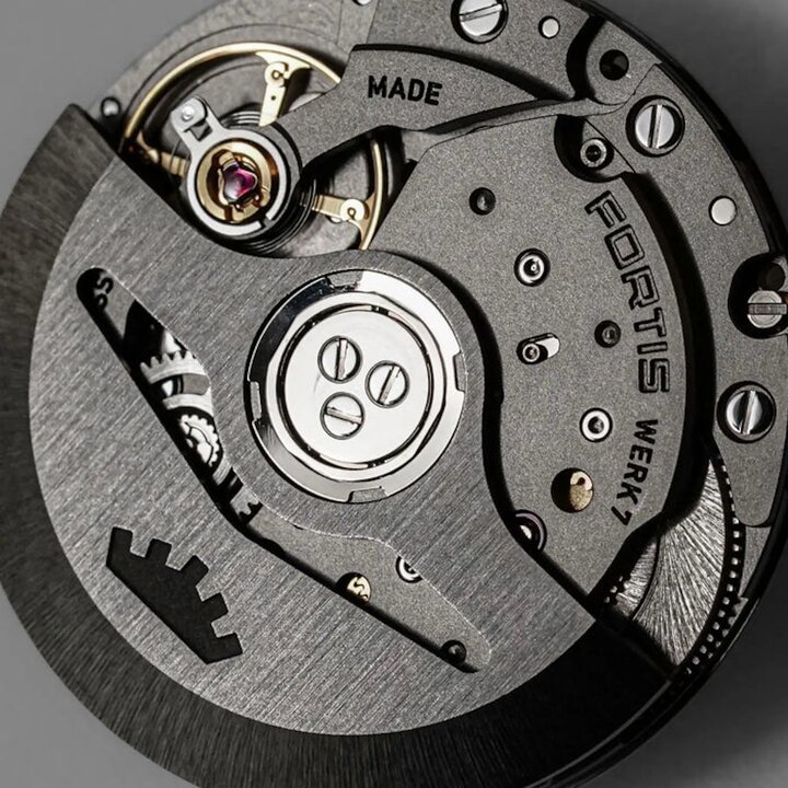 The Werk 7 movement powering the Flieger F41 Mission Black delivers a 70-hour power reserve.