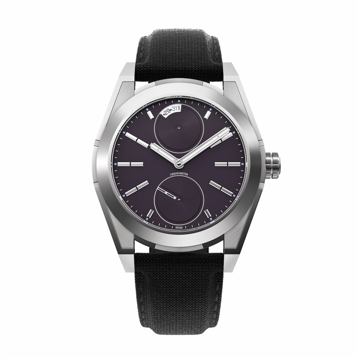 Pragma's debut collection, the P1 Perseverance, is composed of 82.7% recycled materials. The case is made entirely from solar stainless steel supplied by Panatere, recycled from steel collected in the Jura and melted in a solar-powered furnace. This divides the environmental impact from energy production by 165.