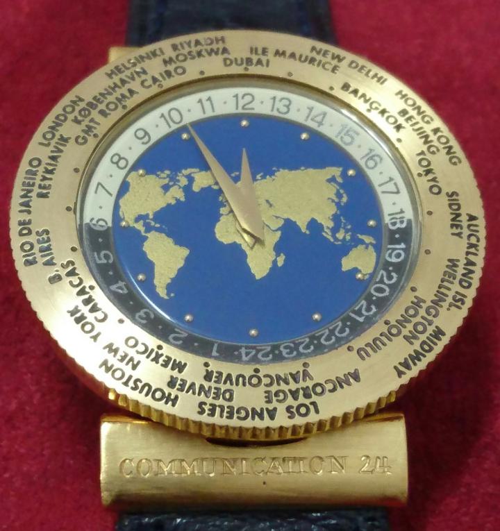 Svend Andersen's first Worldtime watch dates from 1989. Its additional module is 0.9 mm thick, compared to the 1.2 mm thick dial of the models by Louis Cottier, the inspiration. Since then, he has created many more. 
