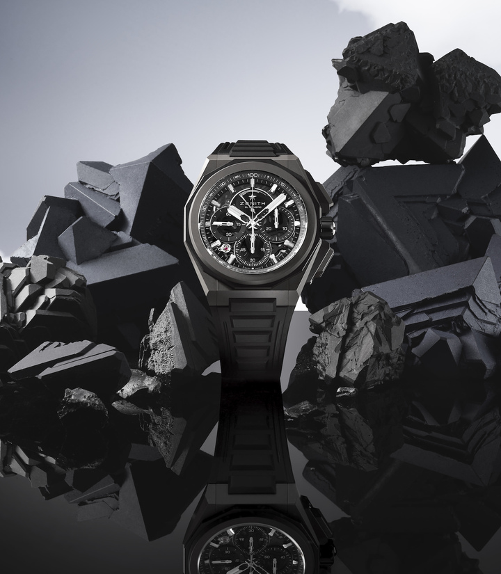 The dial of the DEFY Extreme has been designed to enhance legibility while allowing a clear view of the 1/100th of a second chronograph calibre, with two escapements beating at 36,000 vph for the timekeeping part and 360,000 vph for the chronograph.