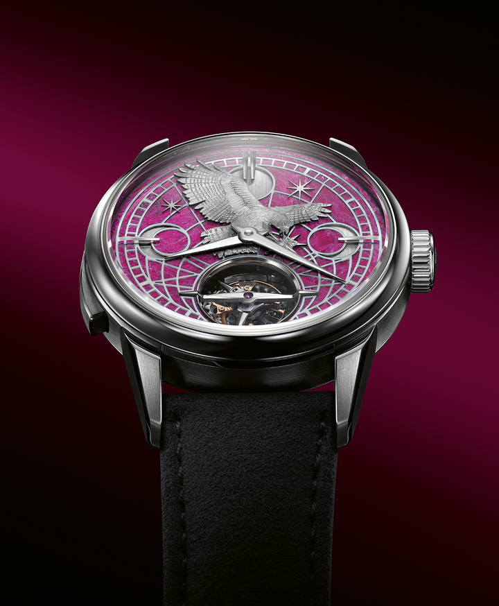 Created for the Doha Jewellery and Watches Exhibition, in a tribute to the rich cultural legacy and traditions of the Arabian Peninsula, this Carillon Tourbillon Unique Piece by Biver displays different motifs on a coeur de rubis mineral dial.
