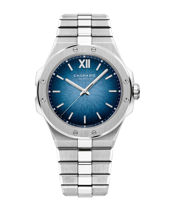 Chopard is enriching its Alpine Eagle sports watch collection this year with a first platinum version.