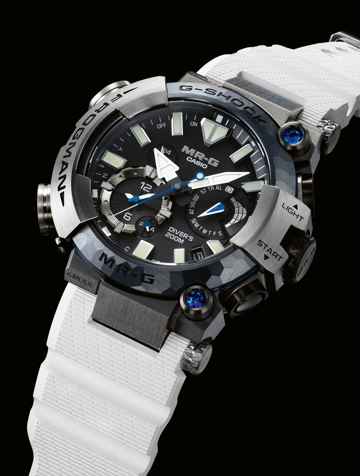Available in a limited edition of just 800 pieces worldwide, the MRG-BF1000EB comes with a strap made of flexible, stain-resistant Dura Soft rubber. In addition, an interchangeable titanium bracelet is included as a limited-edition feature, and the watch is presented in a special box co-developed with Japanese luggage brand Proteca. 