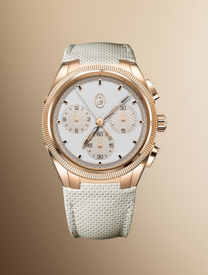 The Tonda PF Sport Chronograph Sandstone is cased in 18k rose gold. The textured rubber strap takes its tufo shade from that of rocks in Mediterranean landscapes.