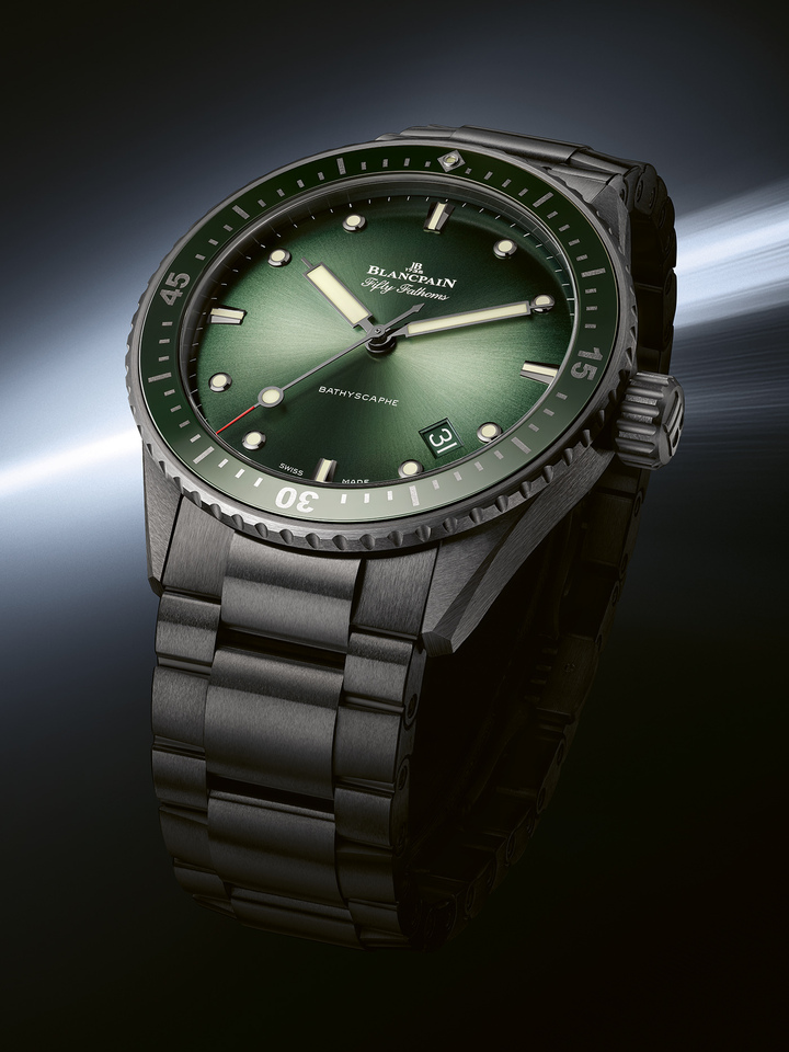  Emphasising their all-terrain versatility, the new Bathyscaphe models draw strength from high-tech ceramic, enriching the collection with vibrant, sunlit dials. A deep green dial brings energy to the first three-hand plus date timepiece, while the second model and the flyback chronograph come in a radiant blue, inspired by sunlight piercing the ocean depths.