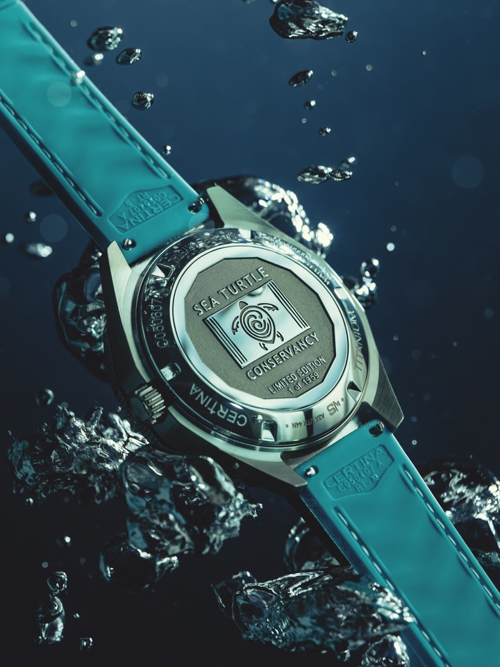 The DS Super PH2000M comes in four versions, distinguished by different combinations of materials and colours. All feature a ceramic bezel and are available with a choice of titanium, rubber, silicone or textile straps.